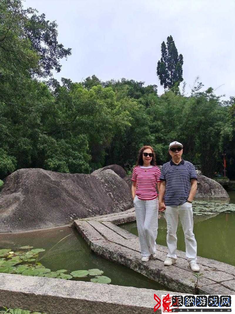 和朋友夫妻旅游同住的奇妙经历